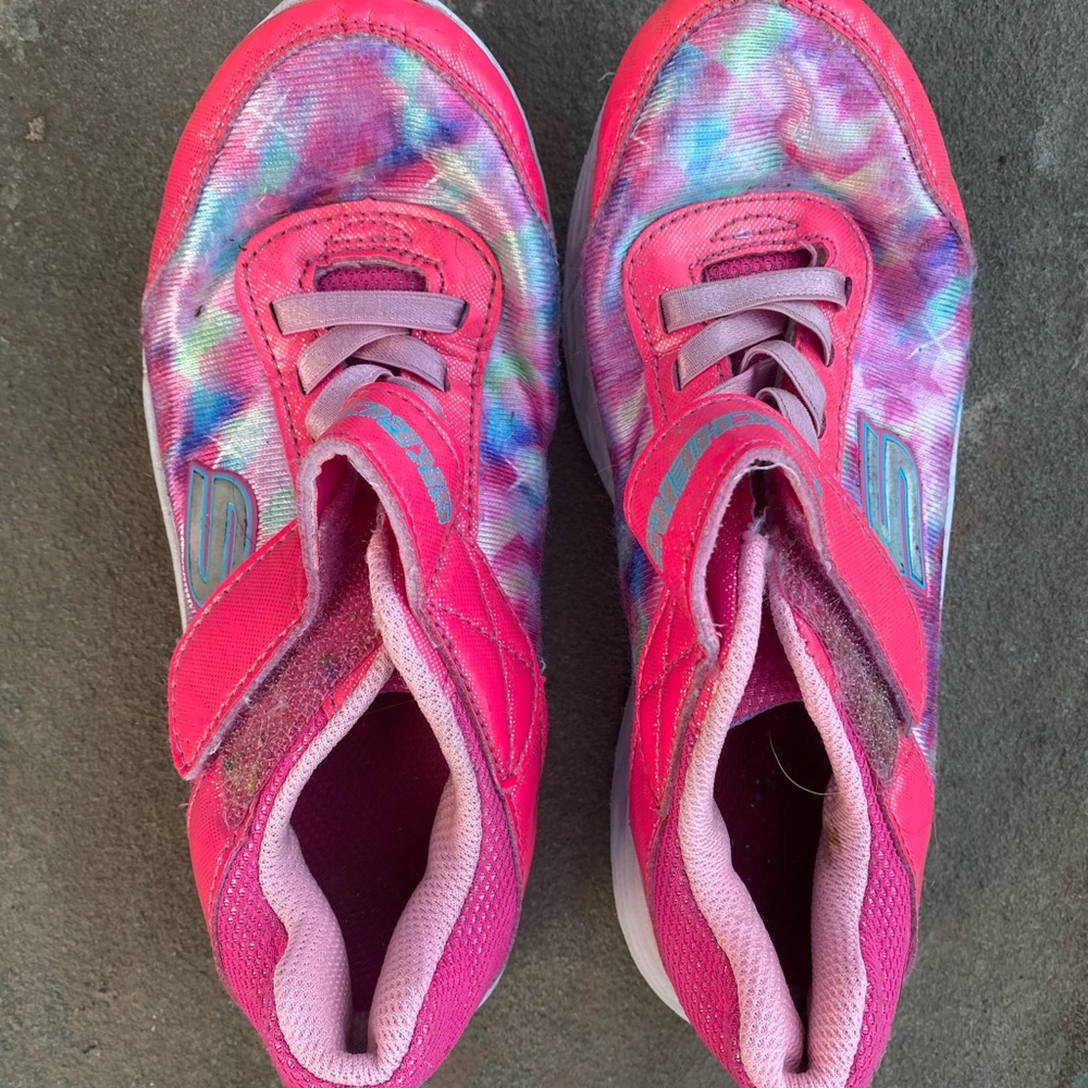 Skechers